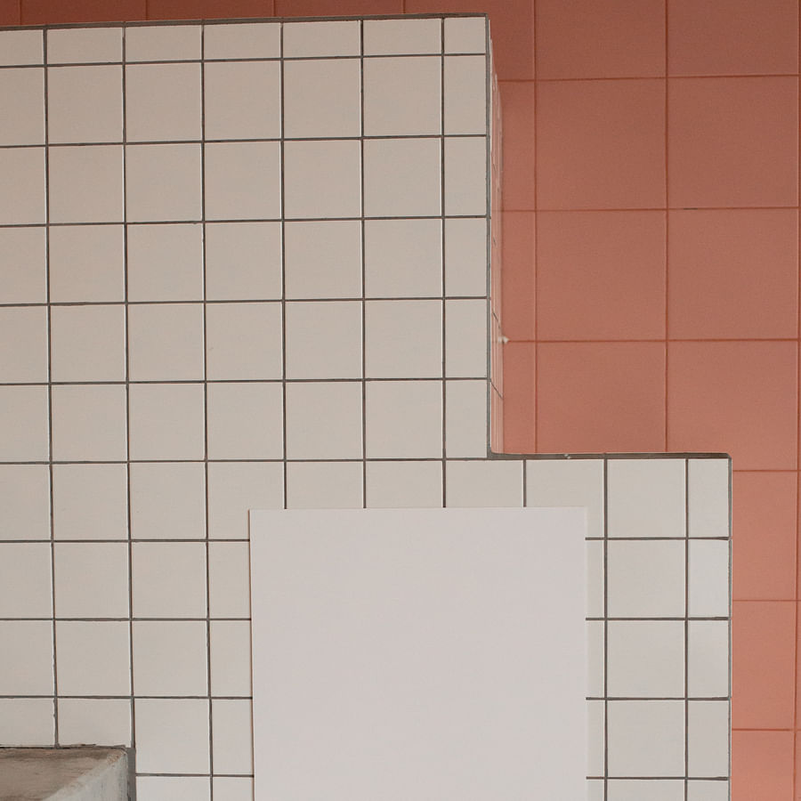 Well-coordinated kids\' room with matching 3D wall decor